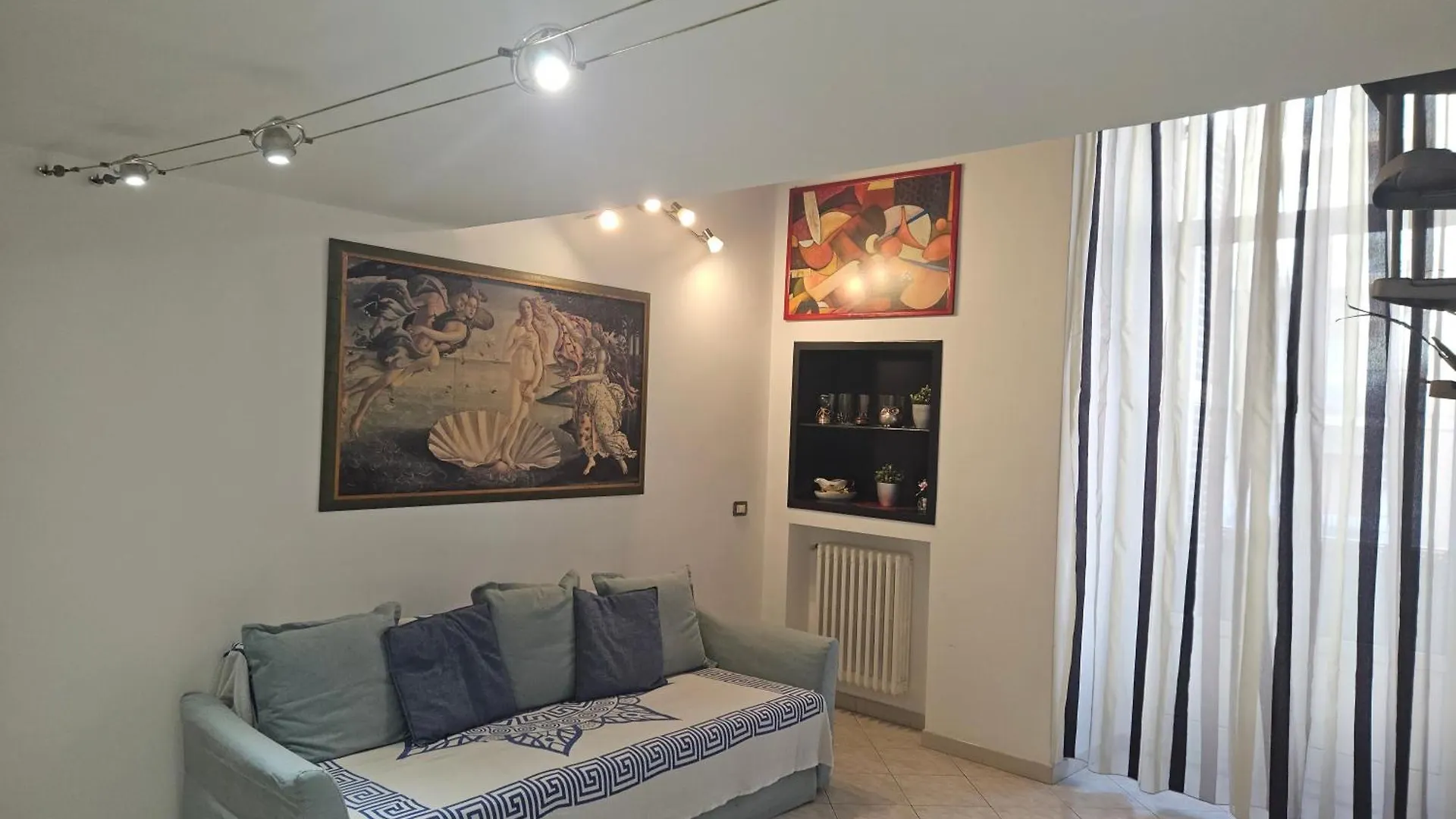 Homestay Dany House Apartment Bari